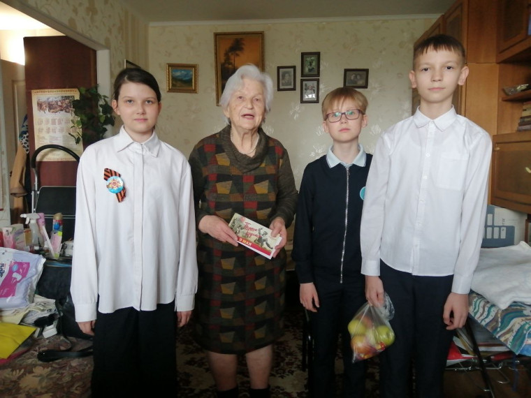 Встреча с героями. Лицеисты поздравили ветеранов Великой Отечественной войны.