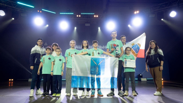 Поздравляем лицеистов с победой на чемпионате по робототехнике Красноярск 5.0.